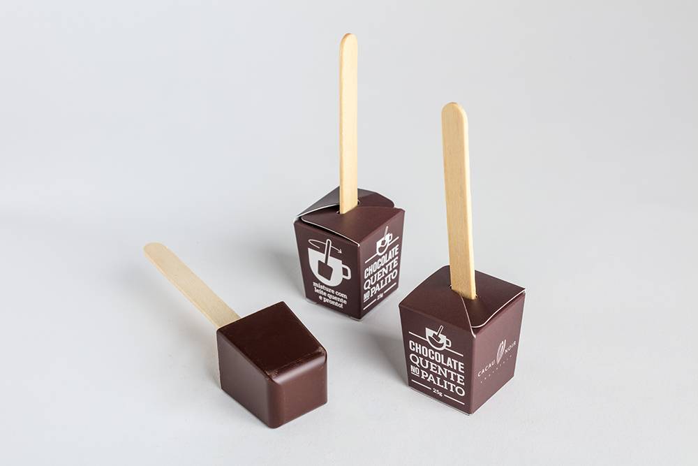 Cacau Noir lança chocolate quente no palito