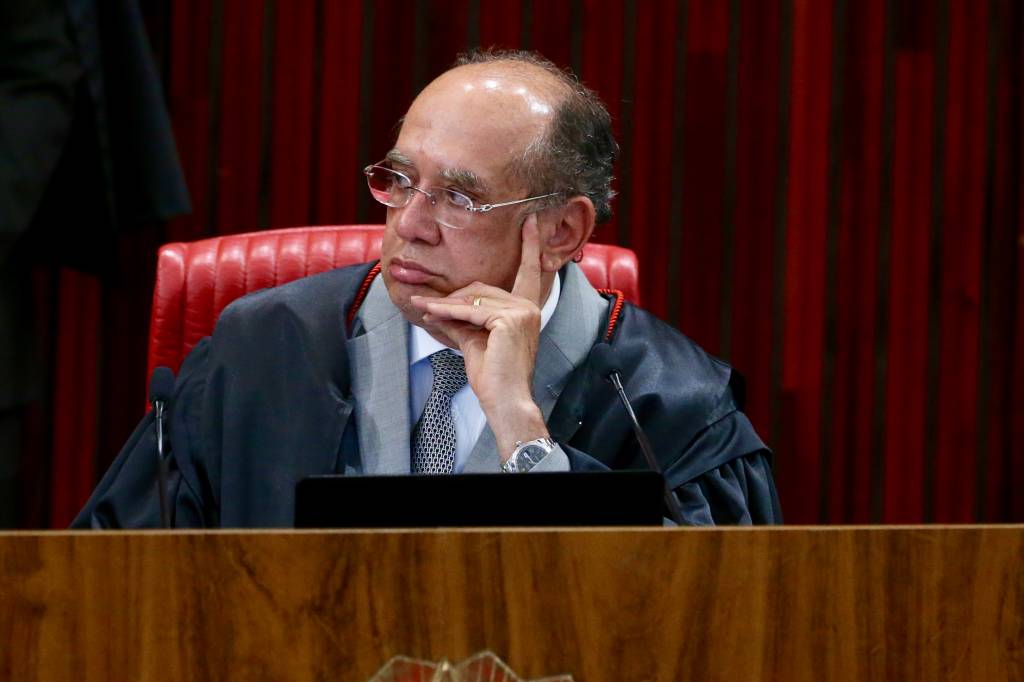 Rodrigo Janot quer Gilmar Mendes fora do caso do rei dos ônibus