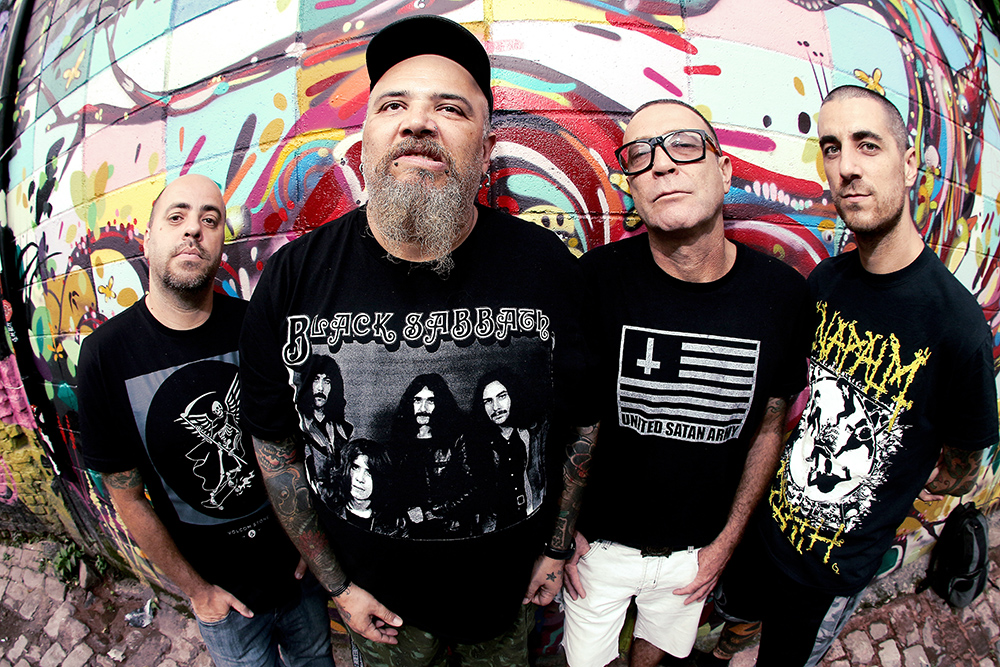 Ratos de Porão e Devotos fazem noite metal no Circo