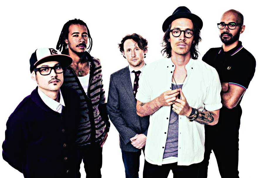 Incubus: chai (chá com especiarias e ervas indianas) e shakes de proteínas Incubus: chai (chá com especiarias e ervas indianas) e shakes de proteínas