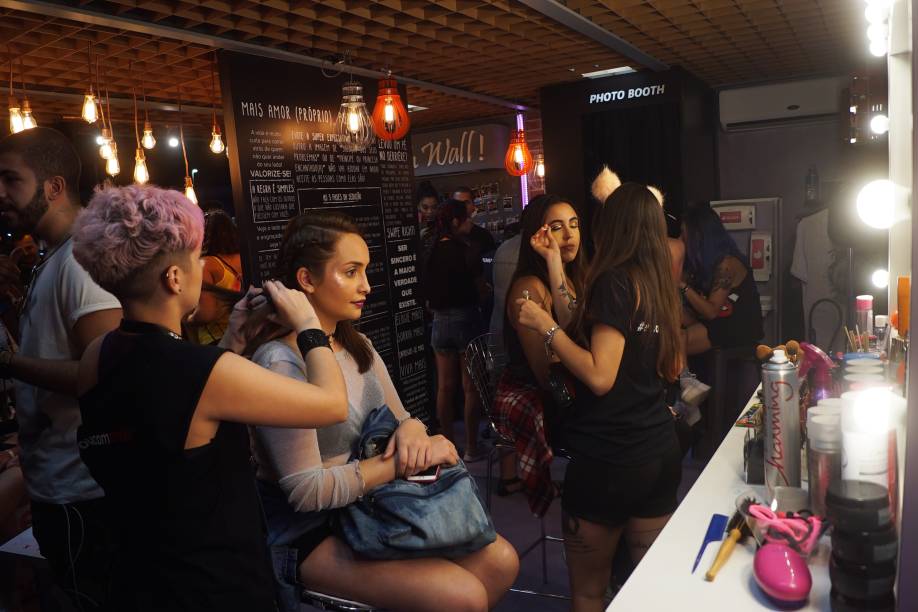 Cabelo e maquiagem: dicas para melhorar as fotos na rede Cabelo e maquiagem: dicas para melhorar as fotos na rede