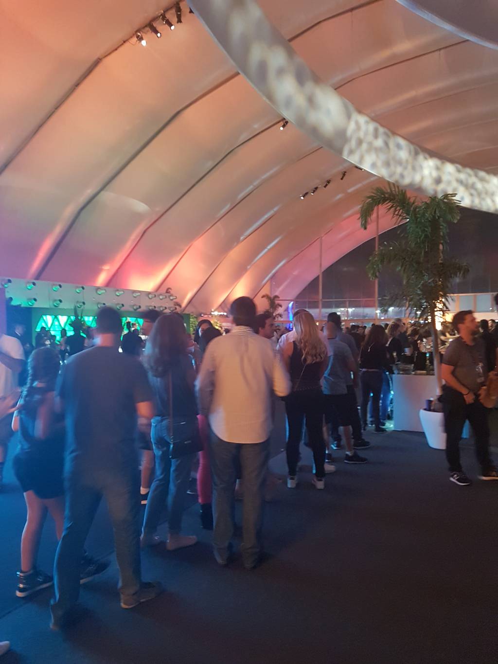 Rock in Rio 2017: camarote VIP tem pouco mimo e muito merchan