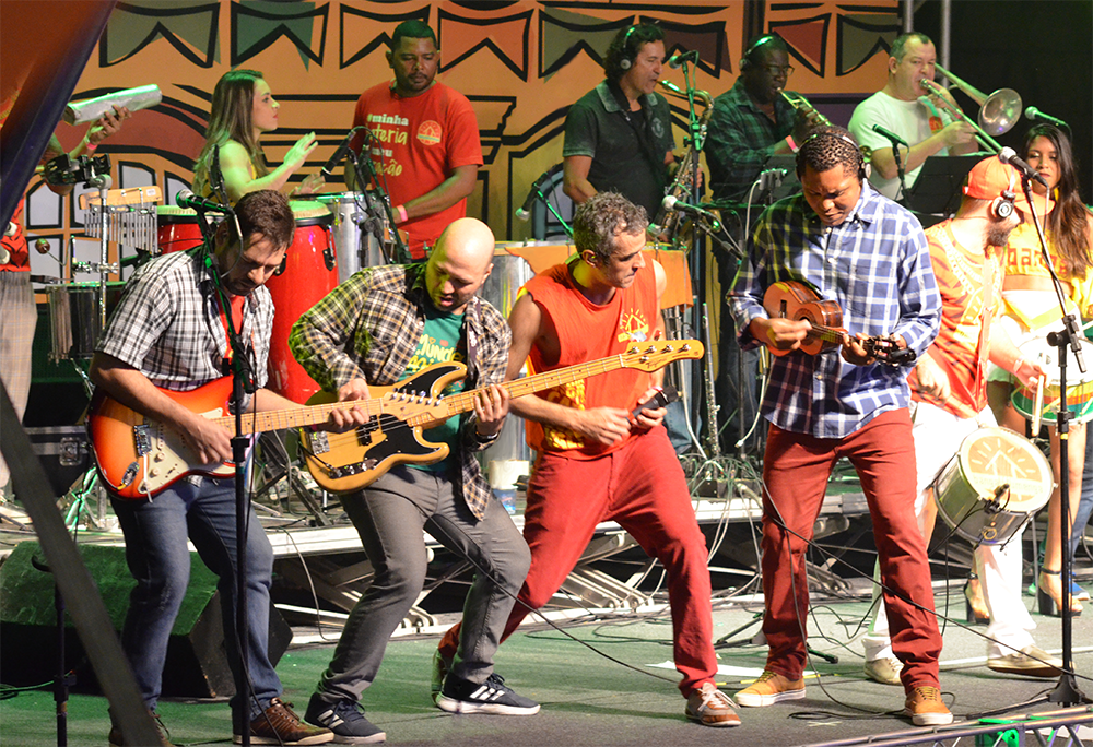 Bangalafumenga celebra 20 anos com festa na Lapa