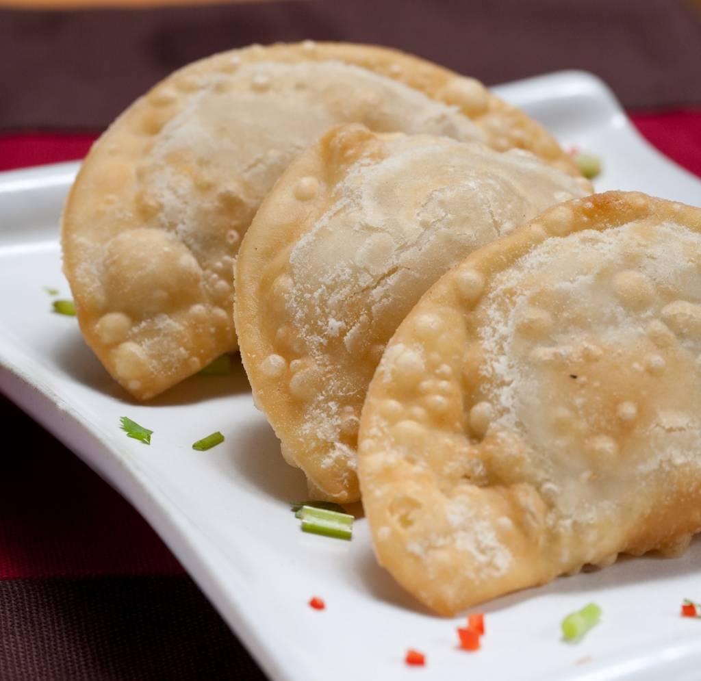 Duas casas que servem menu promocional no sábado