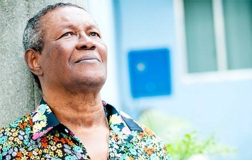 Flores em vida para Wilson Moreira