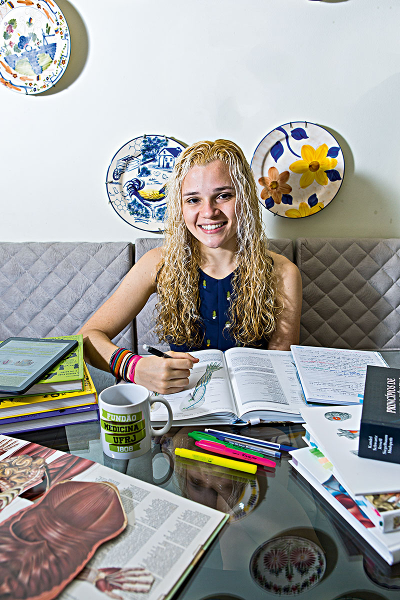 Redação do Enem é teste de nervos para estudantes