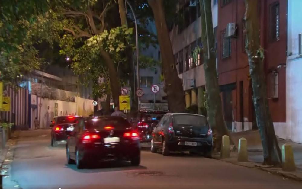 Homens invadem conjunto no Leblon e ferem três moradores a tiros