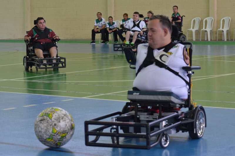 Copa brasileira de futebol para cadeirantes começa neste sábado