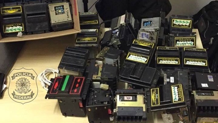 Polícia prende 14 acusados de envolvimento com caça-níqueis