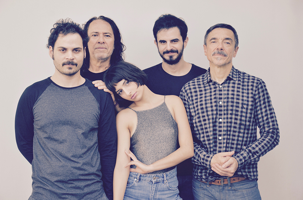 Tributo a Secos & Molhados, Primavera nos Dentes estreia no palco