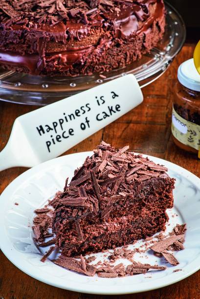 Bolo de chocolate com cobertura de ganache quente