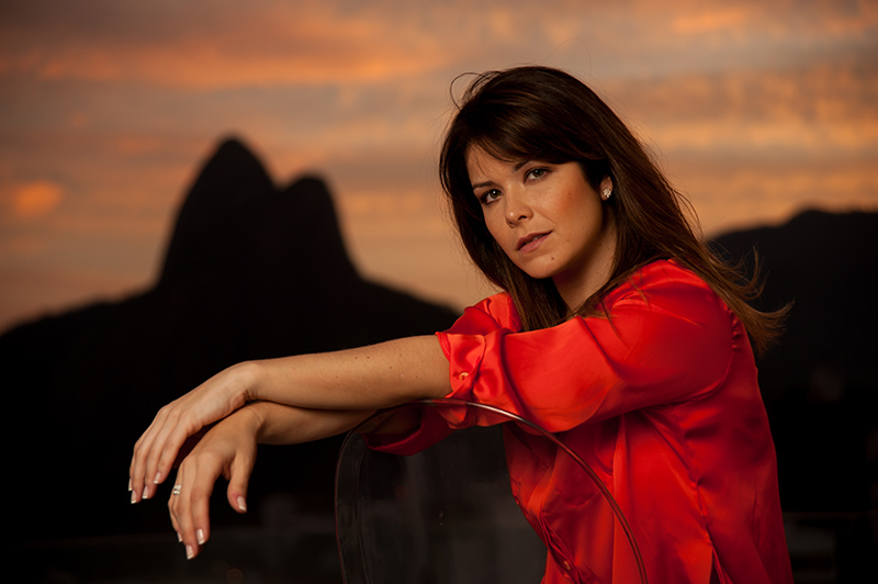 “O branco tem de calar a boca”: Samara Felippo defende negritude