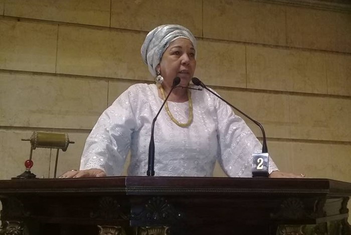 Igreja evangélica doa R$ 11 mil para reconstrução de terreiro