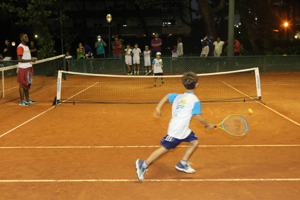 Liga infantil de tênis acontece no Monte Líbano neste sábado (2)