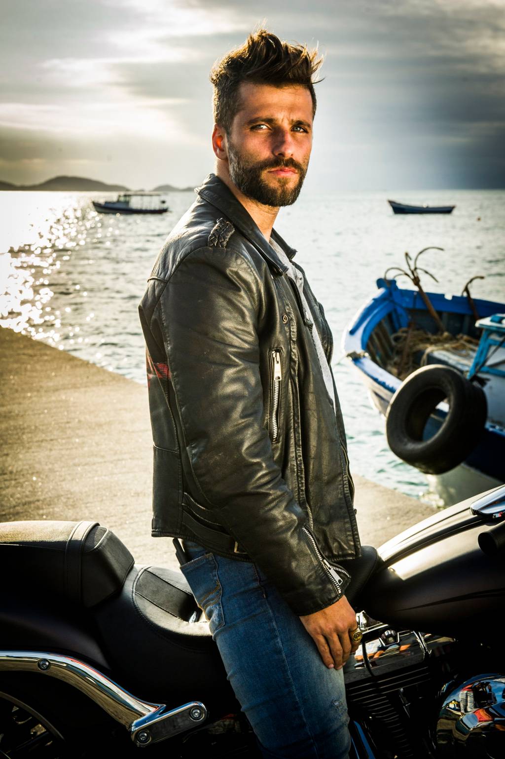 Bruno Gagliasso constrói rancho para cuidar de animais com Ibama