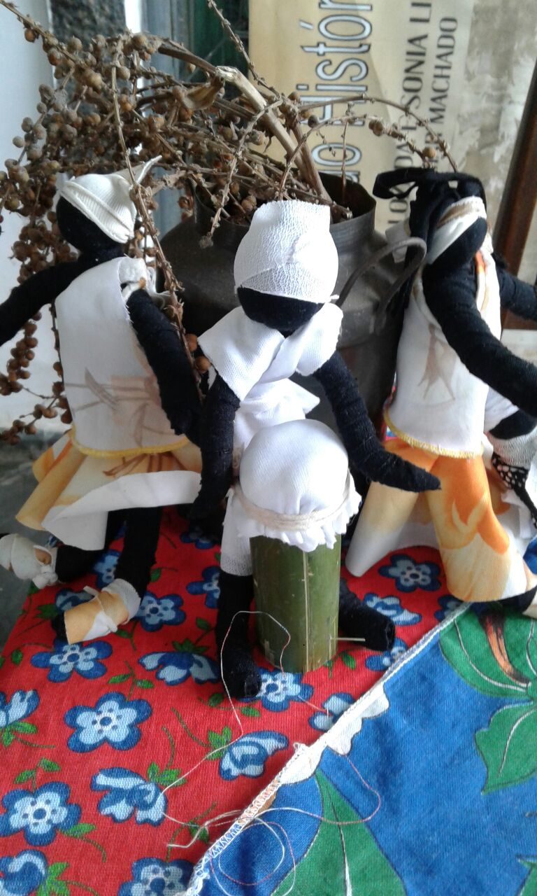 Caixa oferece oficina de bonecas abayomi