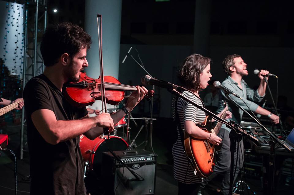 Em nova formação, banda Baleia faz último show do ano