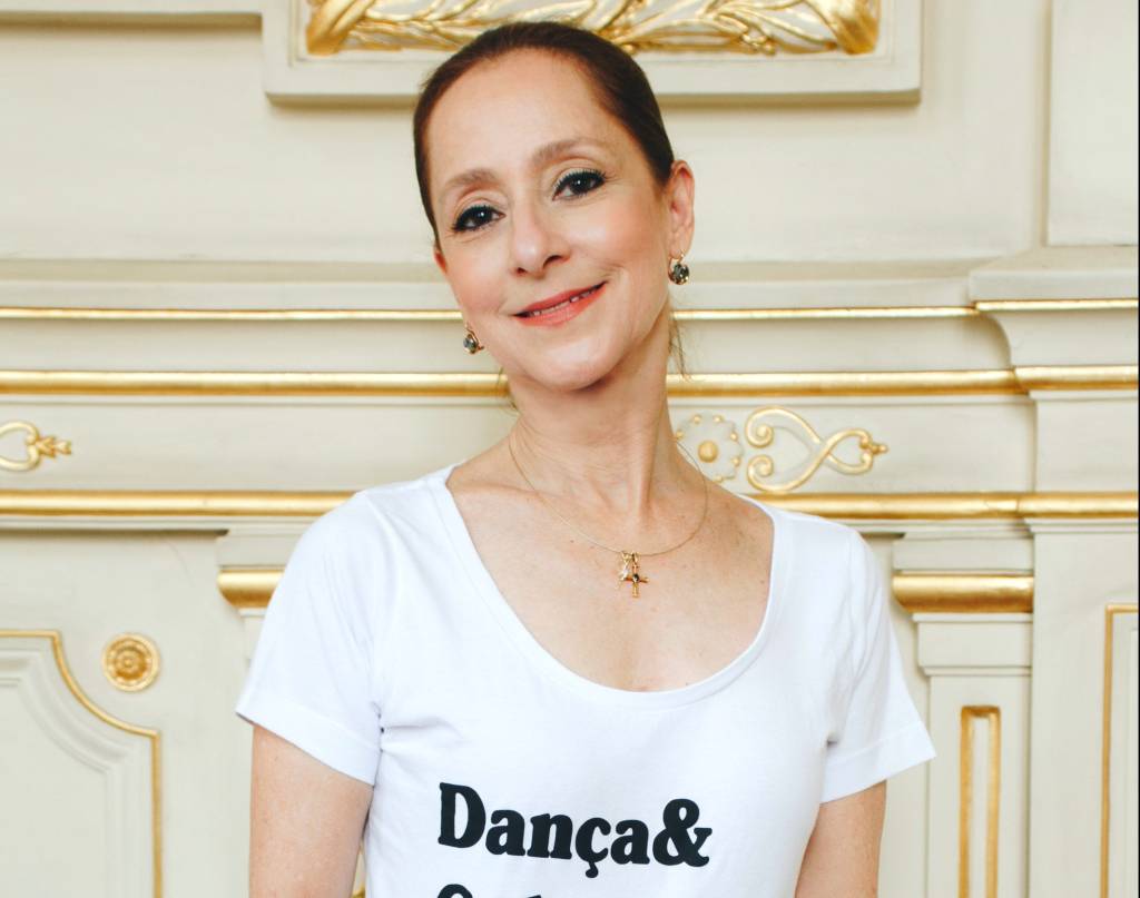 Ana Botafogo lança camiseta para ajudar o Theatro Municipal