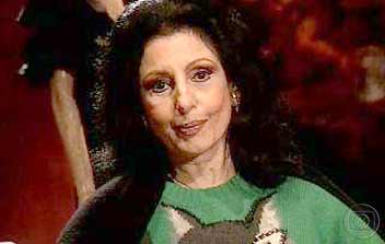 Socialite Carmen Mayrink Veiga morre no Rio