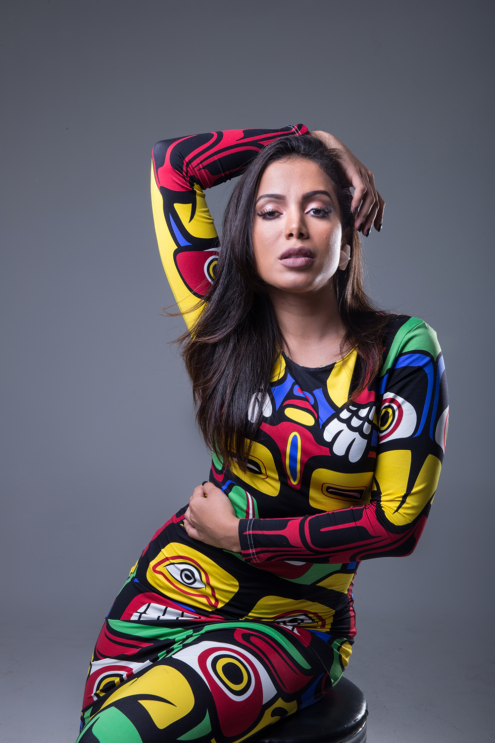 Anitta grava clipe em casa onde foi criada, no subúrbio: vídeos e fotos