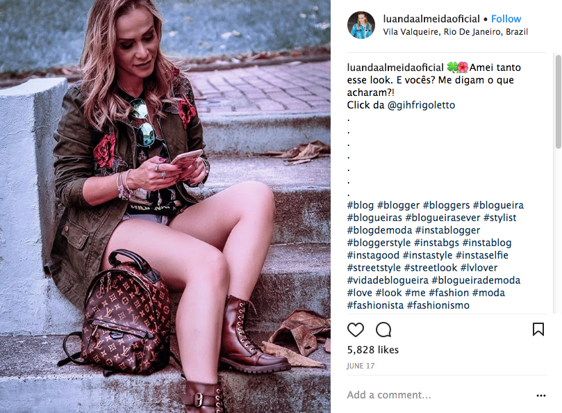 A maioria das bolsas &eacute; r&eacute;plica, mas ela j&aacute; pagou 7&thinsp;000&nbsp;reais por uma mochilinha original da Louis Vuiton