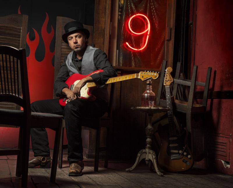 Botto Bar recebe o guitarrista Stratoman, nesta terça (12)