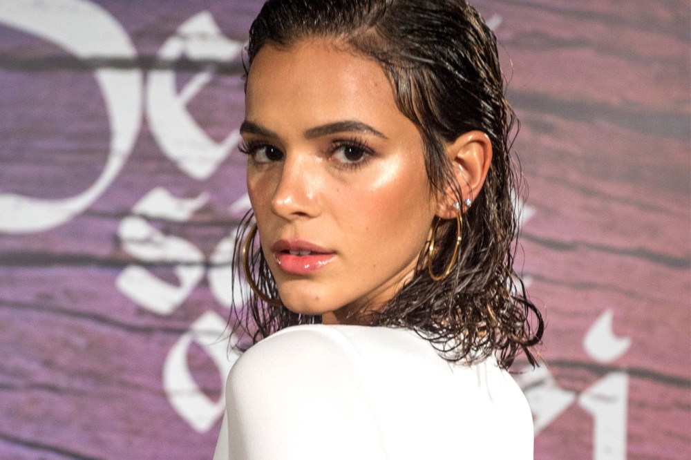 Bruna Marquezine está frequentando cultos evangélicos