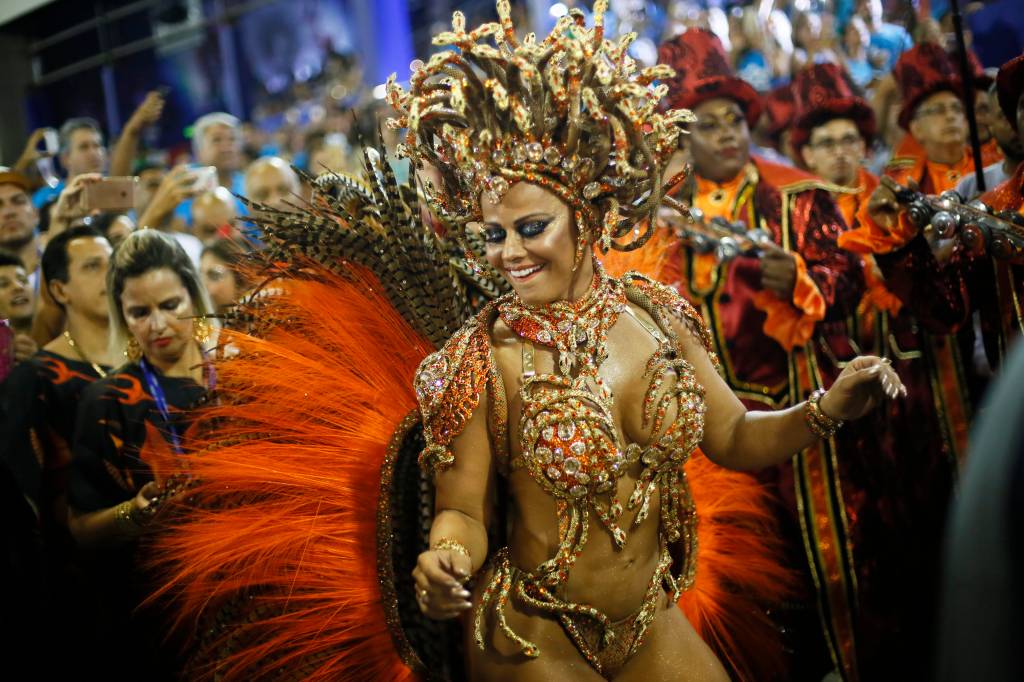 Carnaval 2021: desfiles podem acontecer entre maio e julho, junto com SP