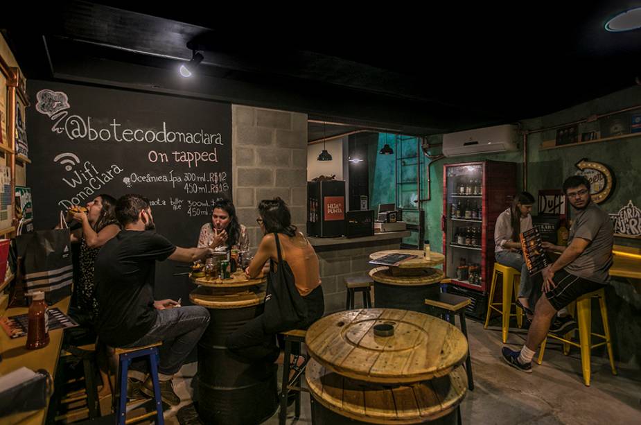 Boteco Dona Clara: o food truck ganhou ponto fixo em Laranjeiras com cervejas artesanais