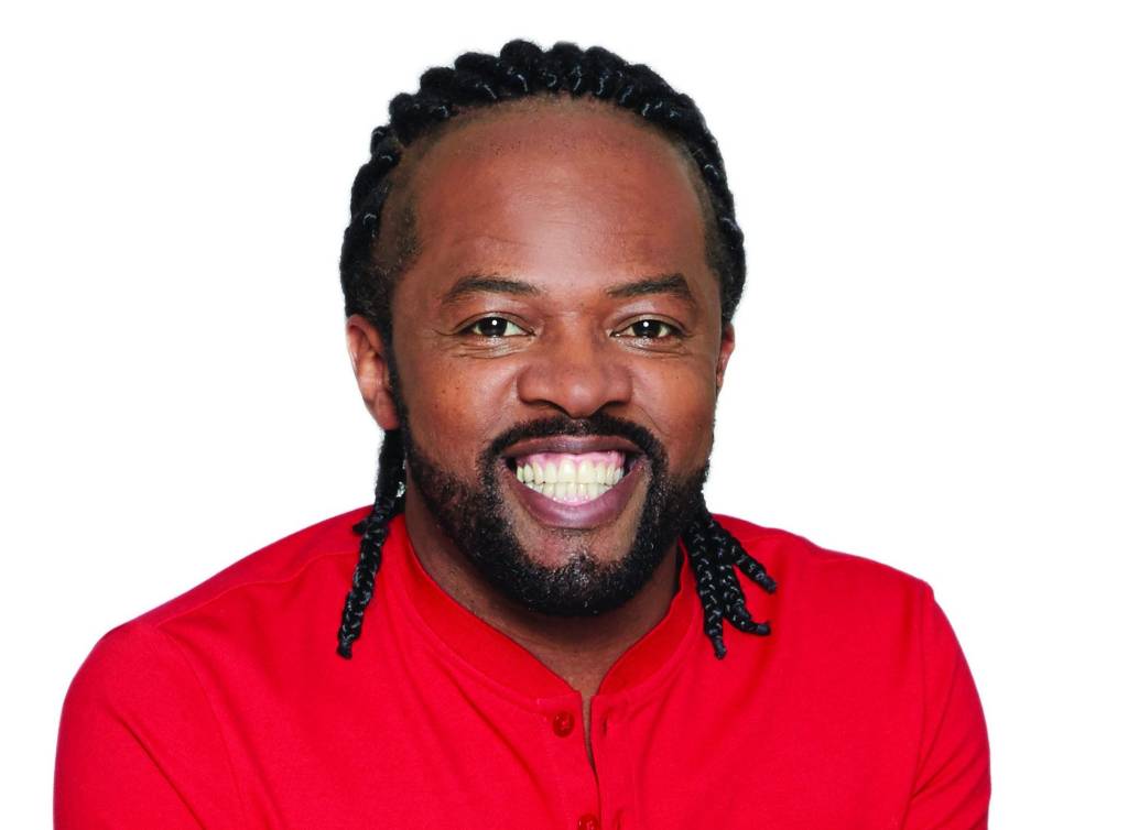 Roda de samba no Salgueiro reúne Xande de Pilares e Pretinho da Serrinha