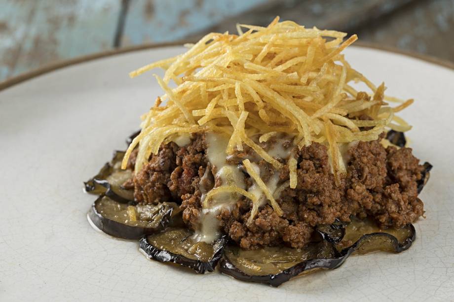 Moussaka: o prato tradicional ganha releitura contemporânea Moussaka: o prato tradicional ganha releitura contemporânea