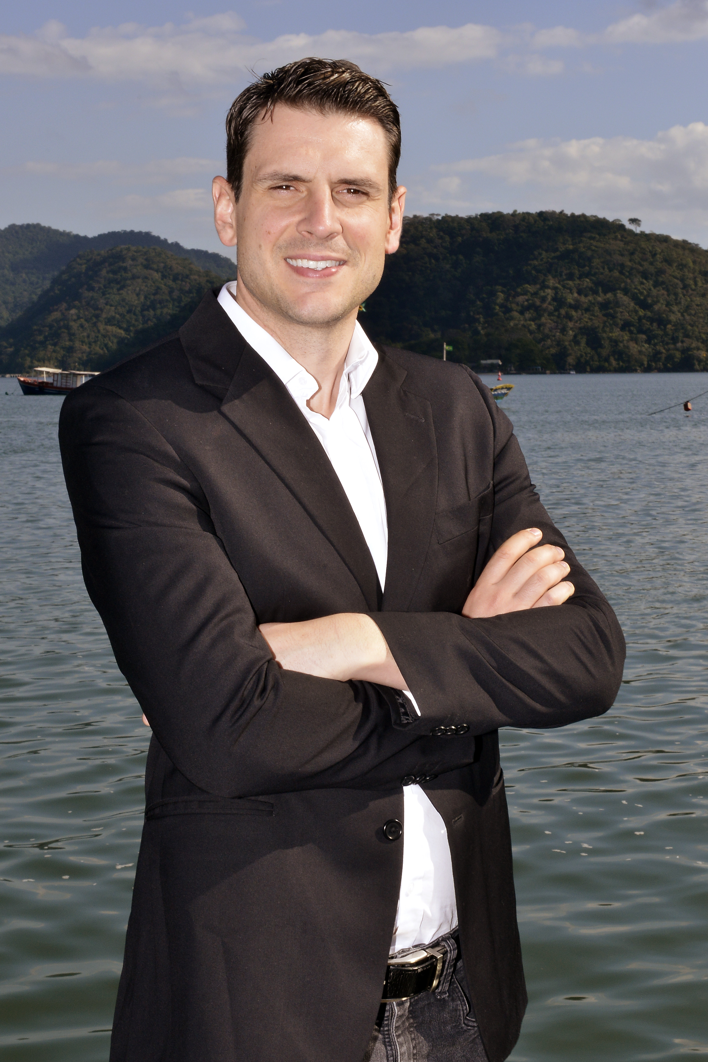 Marcelo Hodge Crivella fala sobre o pai, política e autoajuda