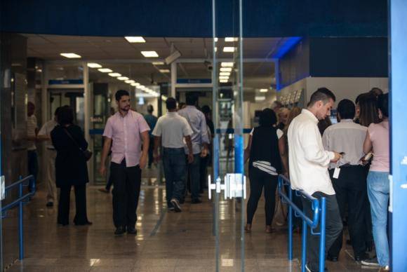 Bancos retomam atendimento ao público na próxima quarta (14)