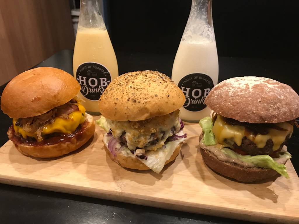 Hob Hamburgueria recebe roda de samba, neste domingo (25)