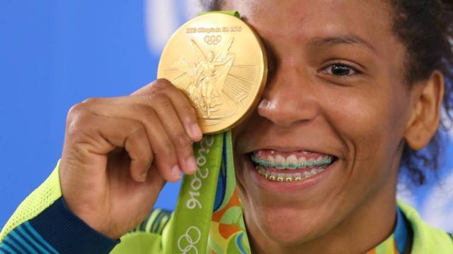 Medalhista olímpica, Rafaela Silva é barrada em camarote
