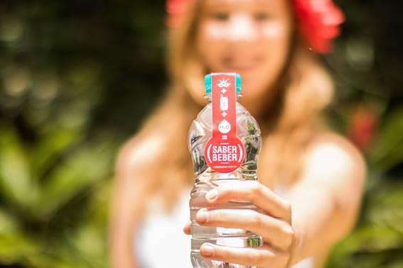 Cervejaria distribuirá água de graça na estação Carioca do metrô