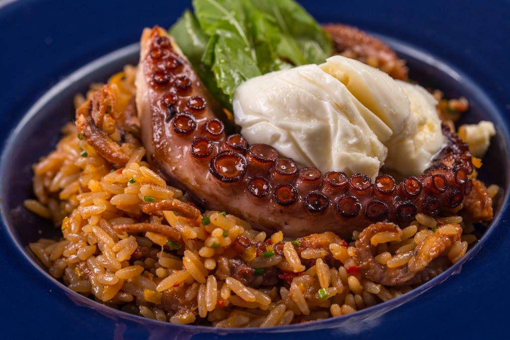 Ex-Masterchef, Monique Gabiatti abre restaurante