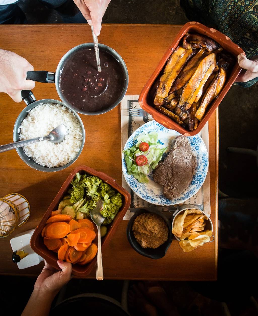 Almoço de boteco na Praça da Bandeira