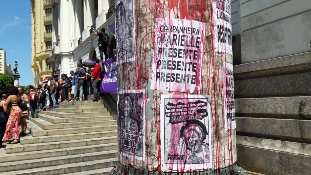 Facebook deve apagar notícias falsas sobre Marielle, ordena juiz