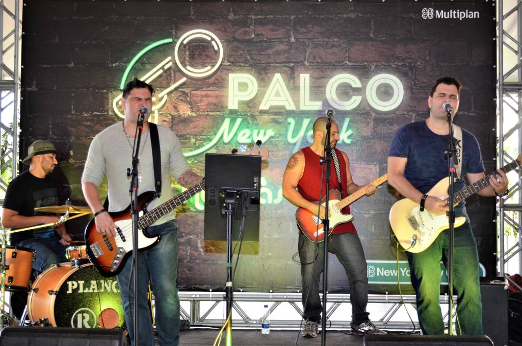 Karaokê é a atração desta terça (17) no New York City Center