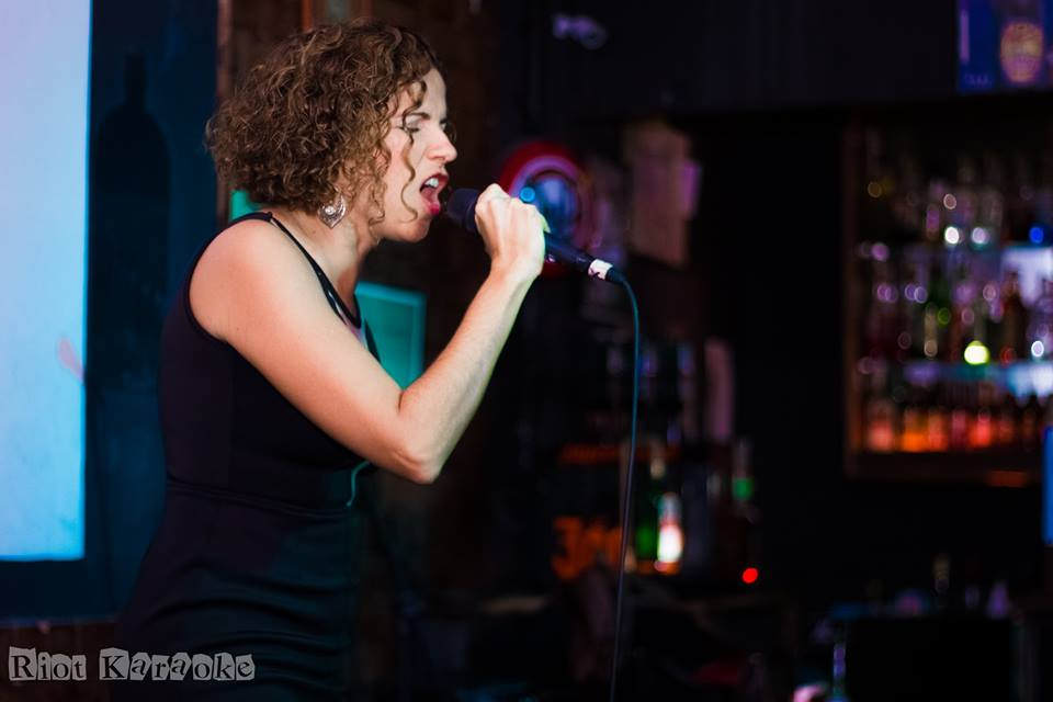 Rio recebe classificatória de mundial de karaokê neste domingo (20)