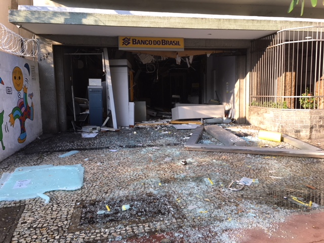 O terceiro ataque a bomba contra bancos em Laranjeiras