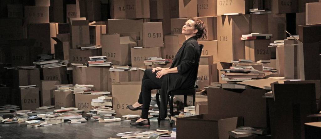 Gisele Fróes estrela ótimo solo dirigido pelos irmãos Guimarães