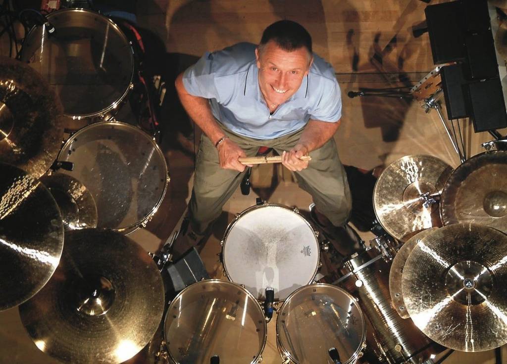 Baterista do Emerson, Lake & Palmer faz tributo à banda no Vivo Rio