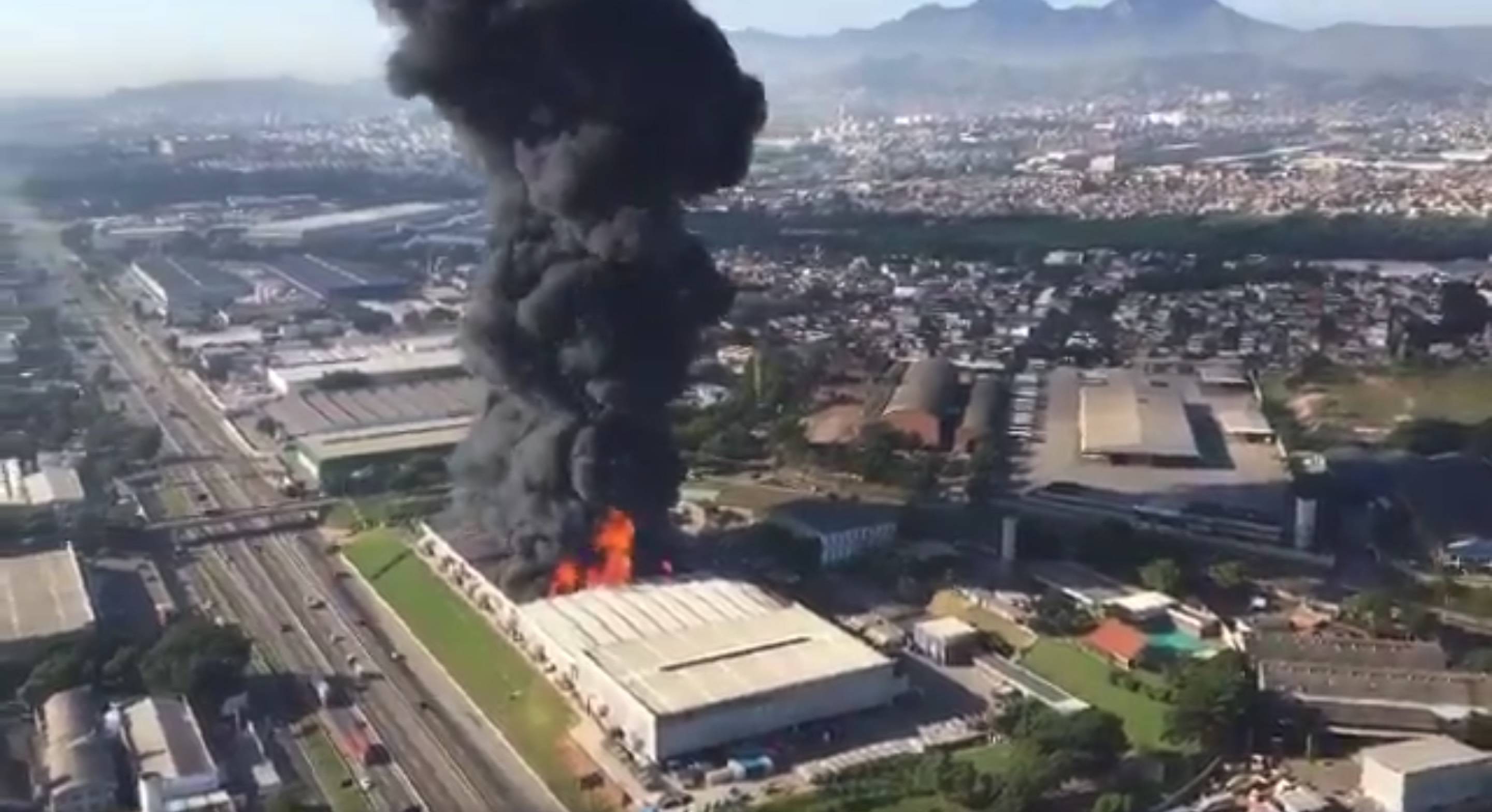Incêndio atinge Centro de Distribuição das Drogarias Pacheco