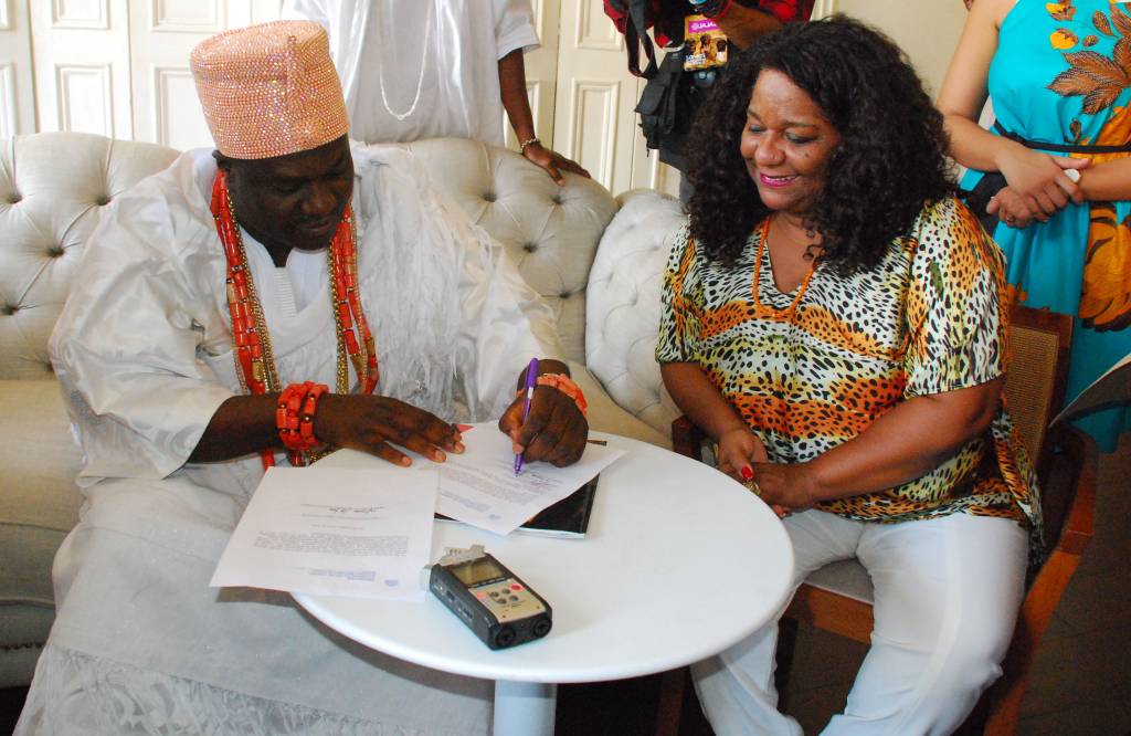 Rei de Ifé cria casa dedicada à cultura iorubá no Rio