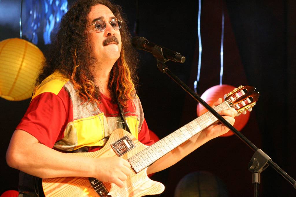 Moraes Moreira repassa lembra sucessos e histórias no Teatro Riachuelo