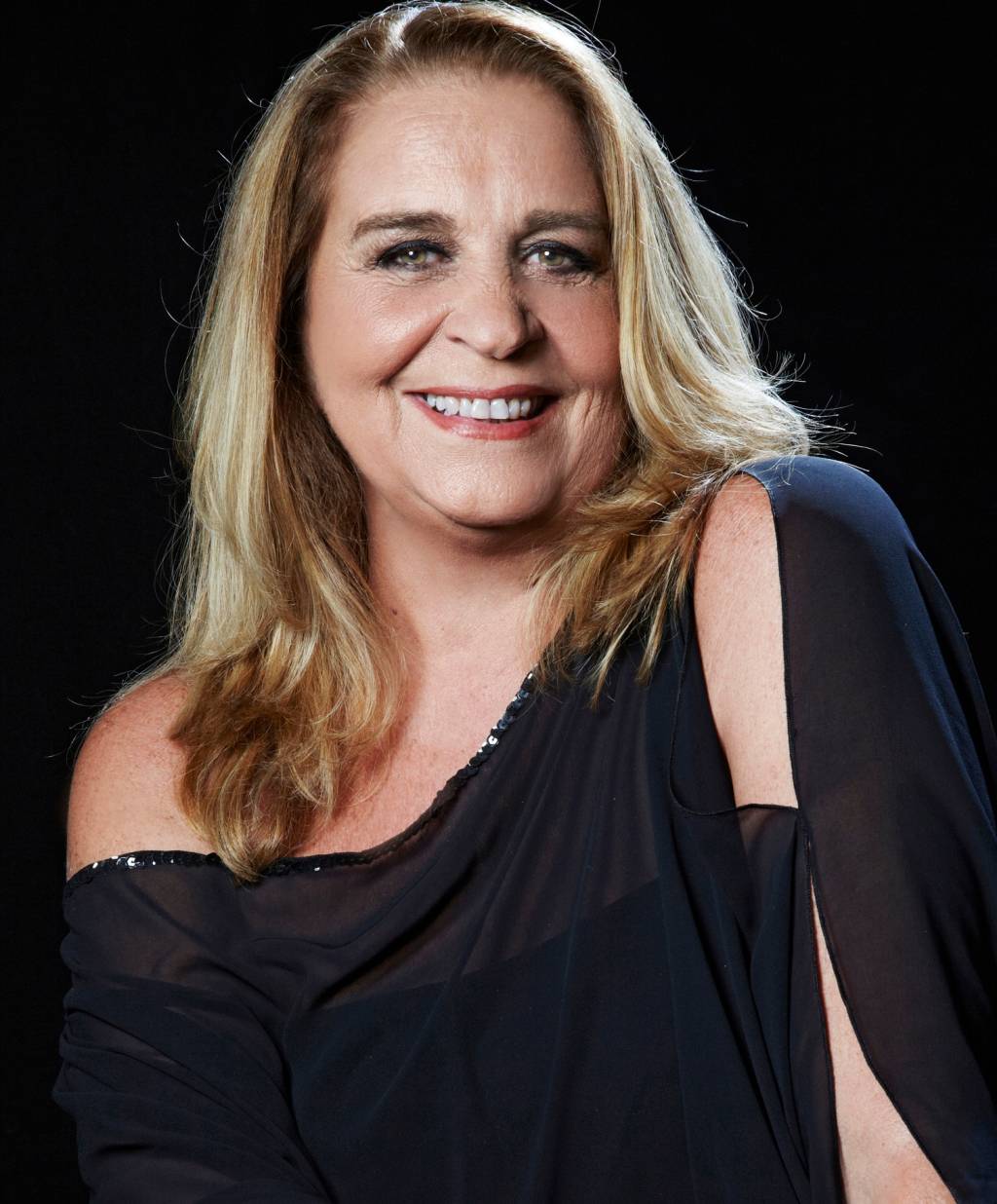 Wanda Sá celebra aniversário entre amigos no palco do Blue Note