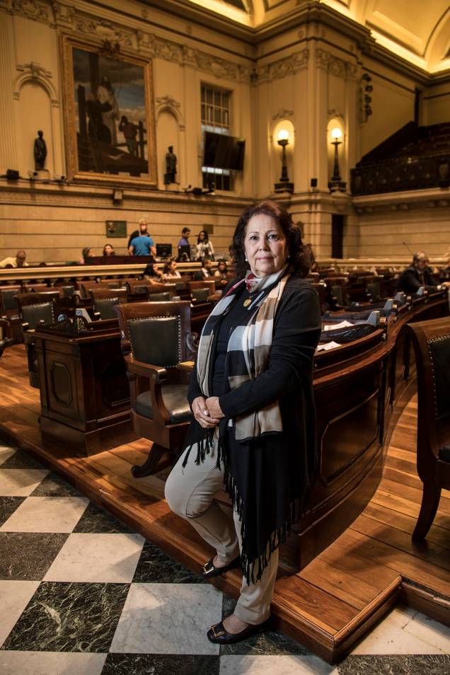 Teresa Bergher, vereadora: “O que a sociedade quer é que o prefeito apareça, mostre a que veio. Por enquanto o que se vê é a total falta de gestão” Teresa Bergher, vereadora: “O que a sociedade quer é que o prefeito apareça, mostre a que veio. Por enquanto o que se vê é a total falta de gestão”