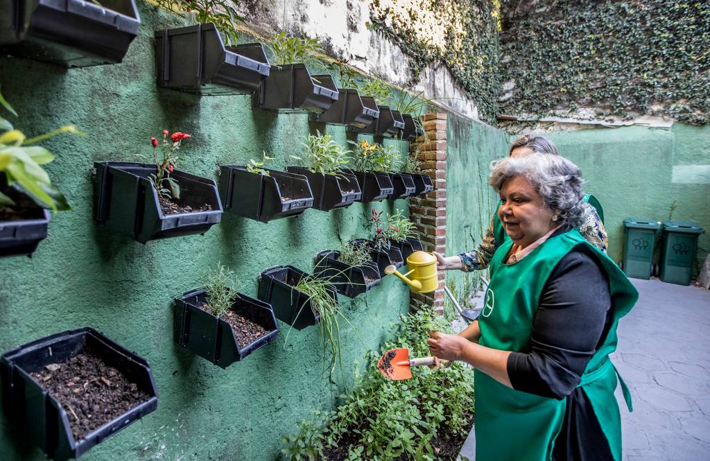 Creches para idosos começam a surgir pelo Rio